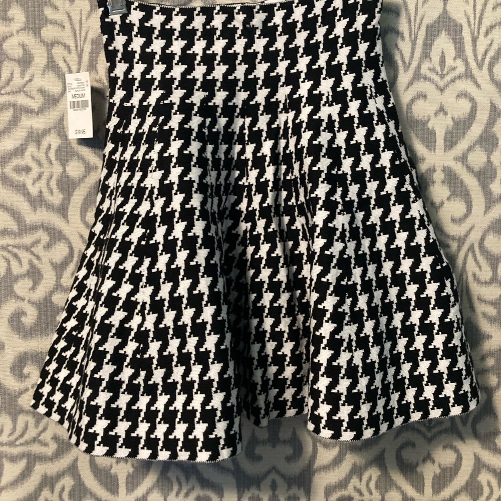 Wet Seal Houndstooth Stretch Knit Skirt Size M New w/ Tags